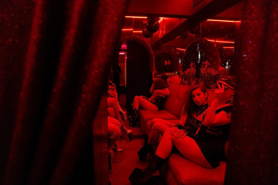 Plesačice kluba "Fleš densers" ističu da nemaju u seksualne odnose za novac