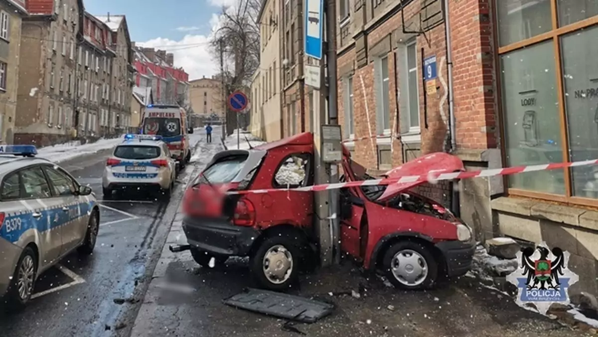 Nieletni bez uprawnień spowodował poważny wypadek