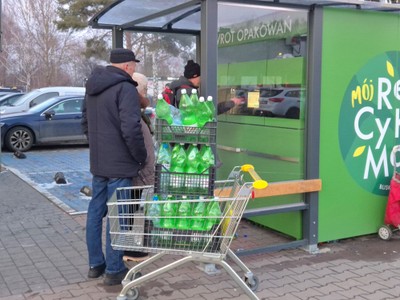 System kaucyjny działa od kilku miesięcy. Polacy zwrócili ponad pół miliarda opakowań