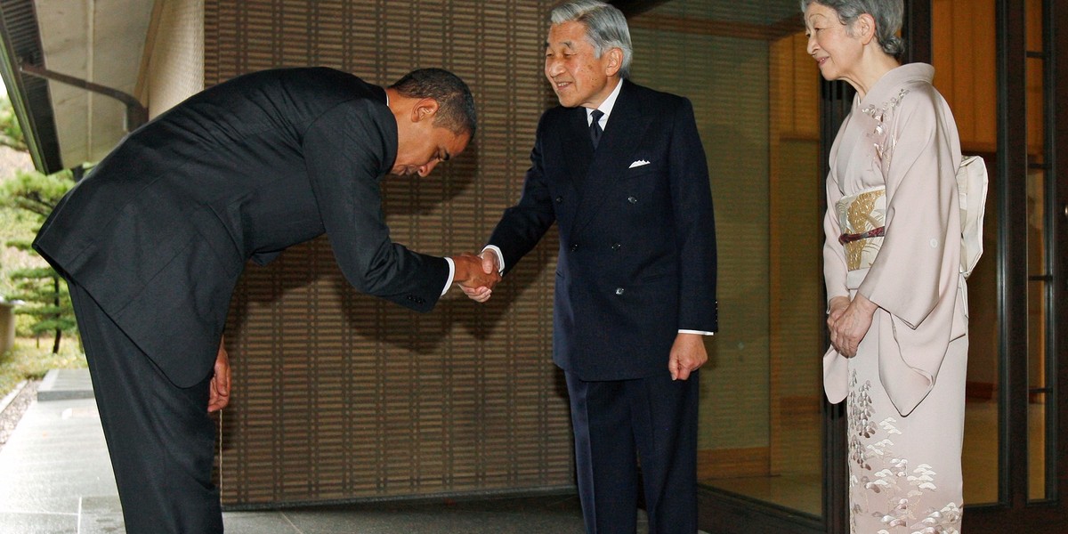 U.S. President Barack Obama is greeted by Japanese Emperor Akihito and Empress Michiko upon arrival at the Imperial Palace in Tokyo November 14, 2009.