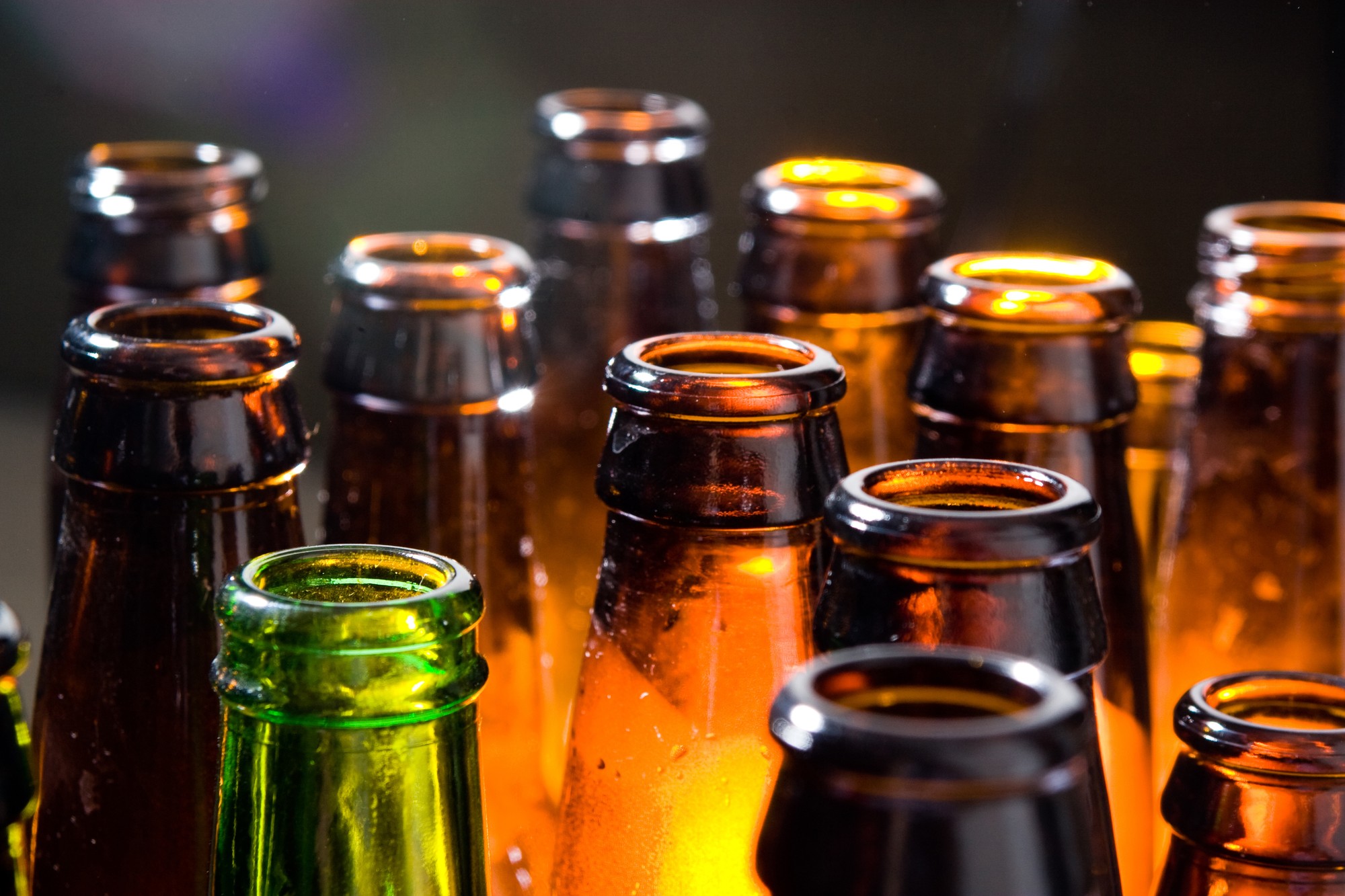 Gang dodával pančovaný alkohol miestnym podnikom. (ilustračné foto)