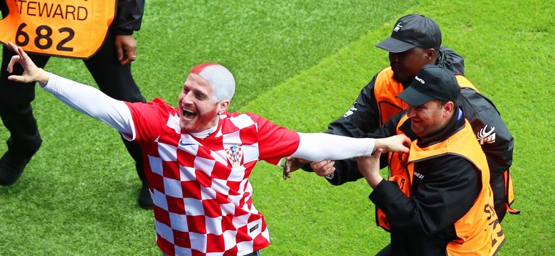 Przez tego kibica Chorwaci mogą mieć poważne problemy. UEFA wszczęła postępowanie