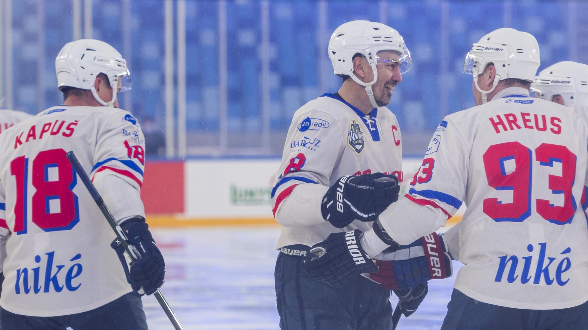 Legendy HC Slovan Bratislava remizovali s HC Sparta Praha 4:4 | Šport.sk