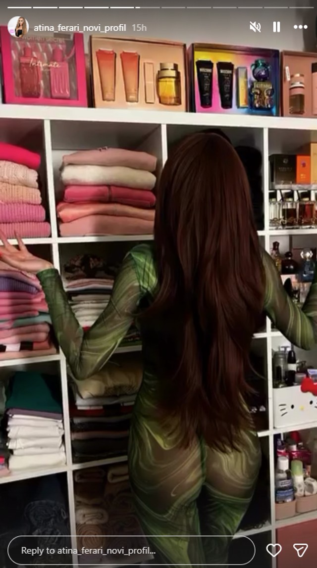 Atina Ferari promenila stajling