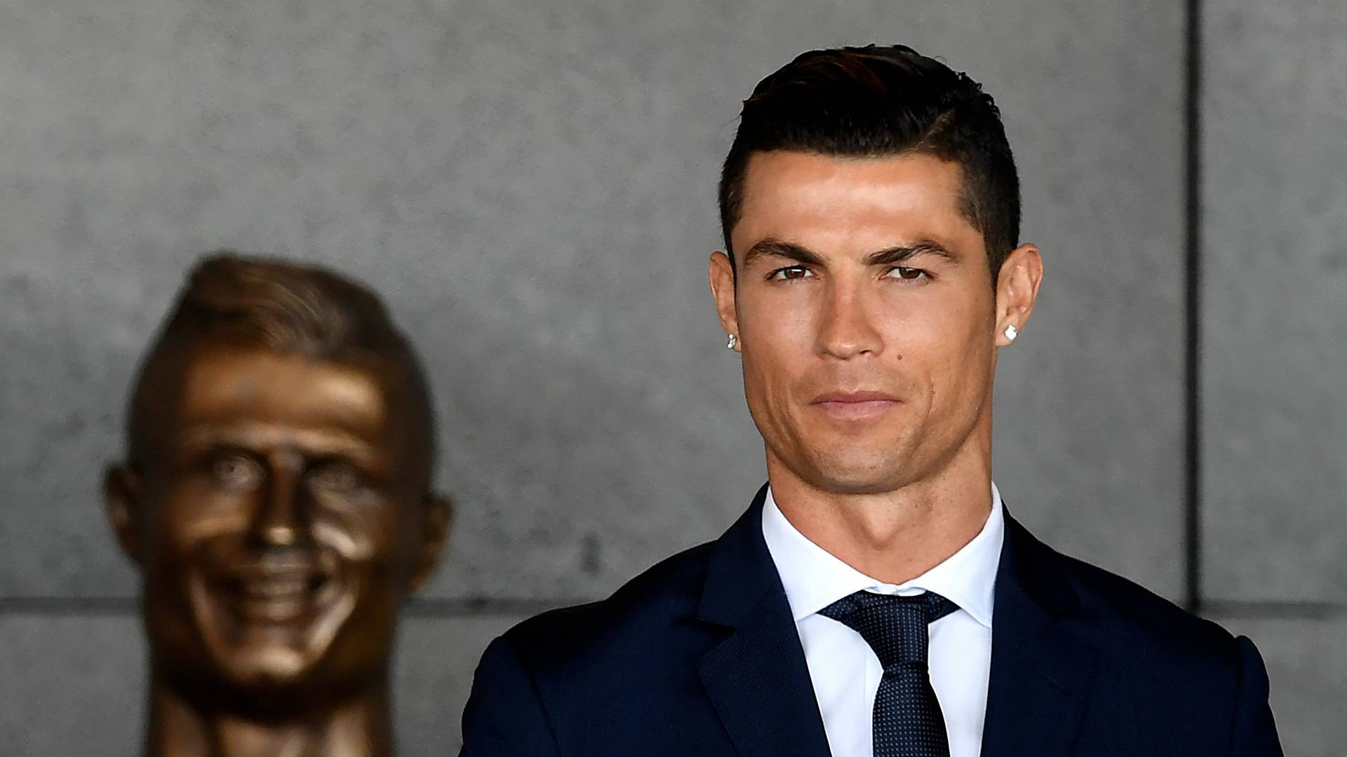 Svet se pokidao zbog Ronaldove skulpture, ali njegova reakcija je sve porazila