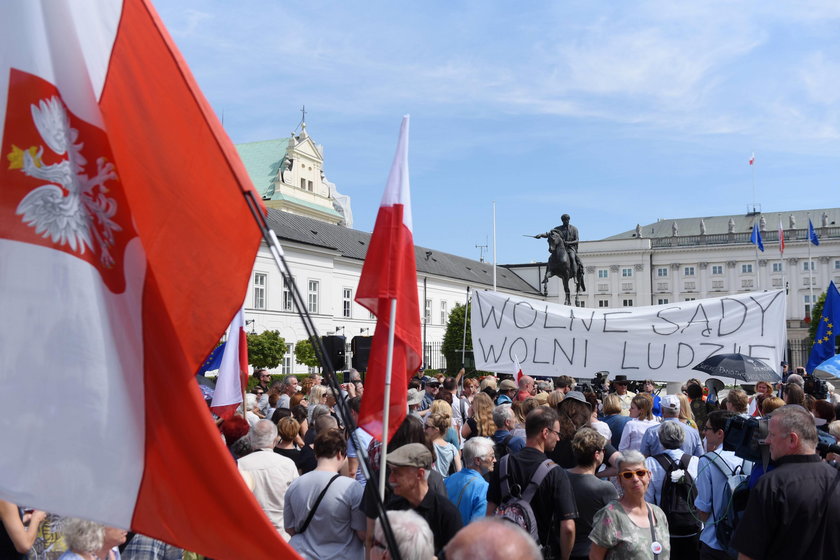 Naukowcy z UJ apelują do Andrzeja Dudy, aby nie podpisywał ustaw o SN i KRS