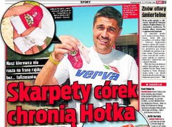 Hołek na rajdy bierze skarpetki córek