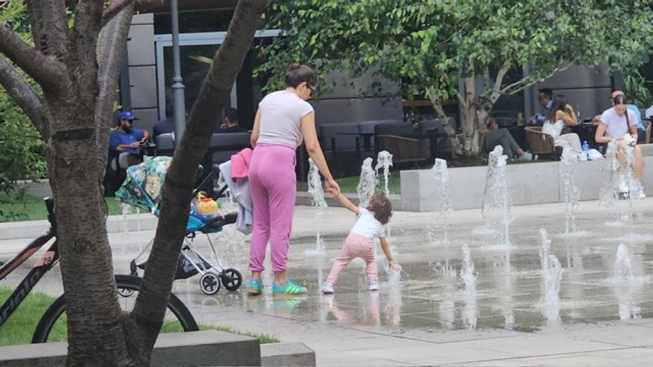 Paparaco Nadice Ademov sa decom