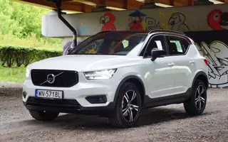 Volvo XC40 T4 — miejski SUV po szwedzku