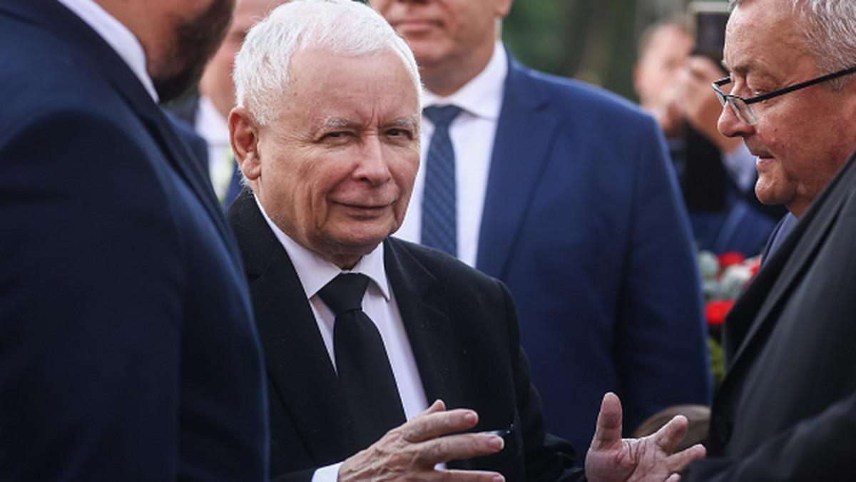 Kaczyński namawia Polki do rodzenia dzieci. Polki odpowiadają: to aburd