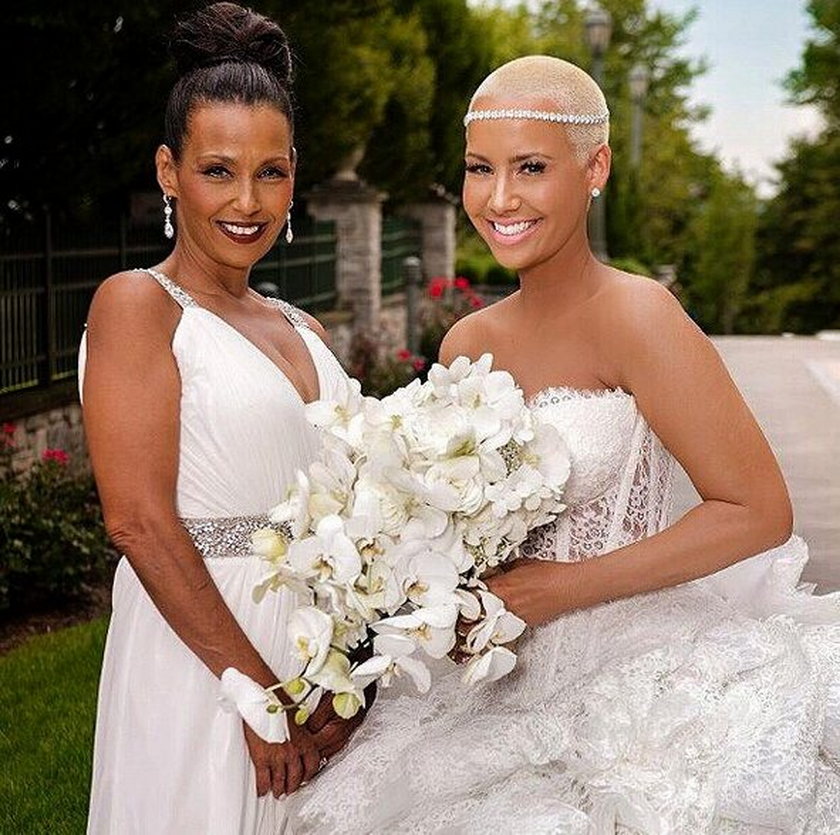 Amber Rose w sukni ślubnej