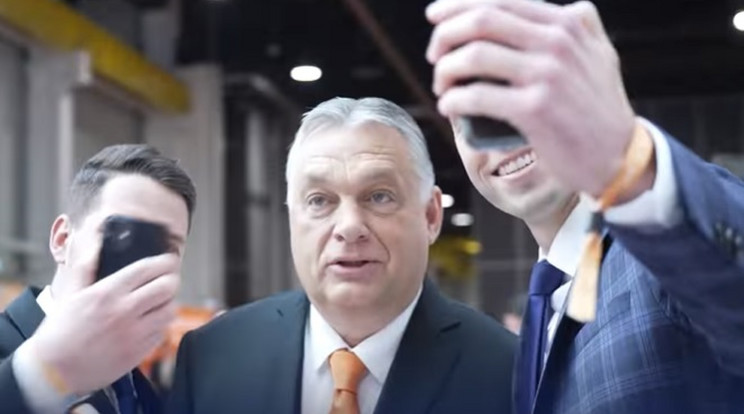 Orbán Viktor mulatóssal búcsúztatta az évet a Facebookon