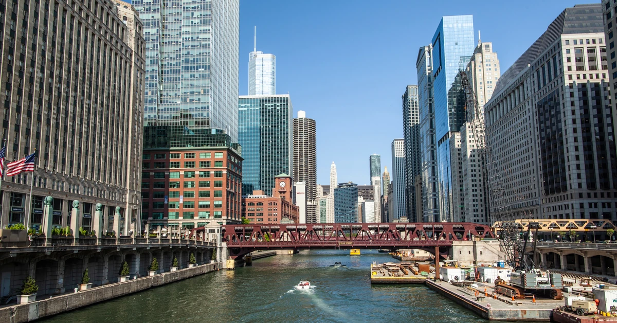 Żołnierze z Teksasu u bram Chicago. Lokalne władze mówią o "inwazji" Trumpa