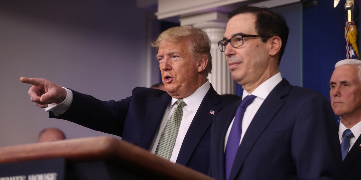 Steven Mnuchin na polecenie Donalda Trumpa przesunął termin składania rocznym dokumentów podatkowych dla Amerykanów. Na podobny krok zdecydowało się kilkanaście innych państw, w tym Polska