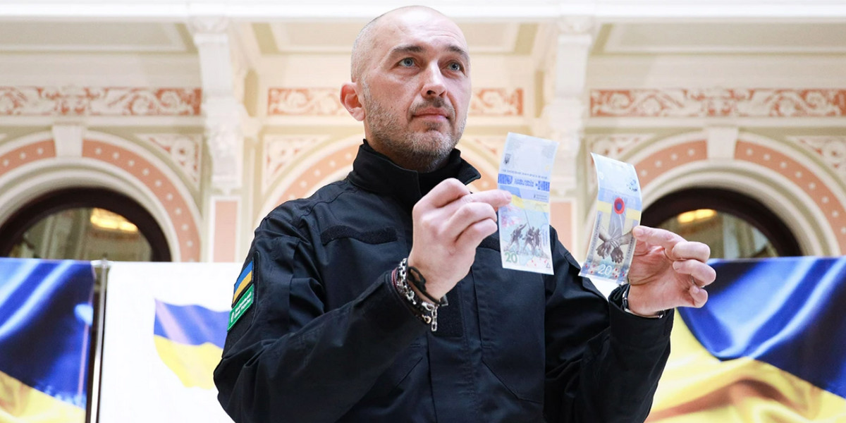 Rok od inwazji Rosji. Narodowy Bank Ukrainy wyemitował okolicznościowy banknot. Na zdjęciu: Andrij Pyszny, prezes NBU. 
