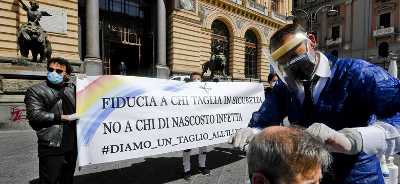 Protest fryzjerów w Neapolu. Żądają otwarcia salonów