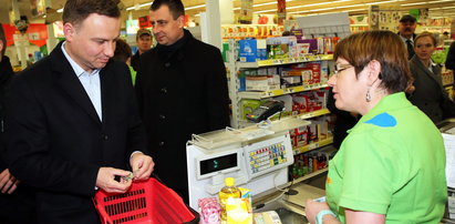 Siedem lat temu Andrzej Duda poszedł do Biedronki. Tyle kosztują teraz jego zakupy!