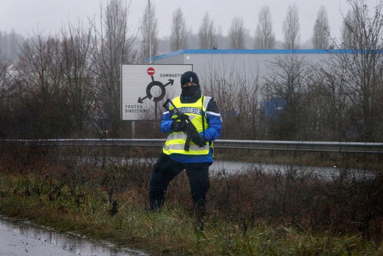 Obława na terrorystów, którzy zaatakowali tygodnik 'Charlie Hebdo'