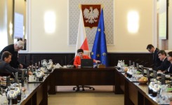 Rząd da prawie 3 mld zł na skrócenie kolejek i nowy sprzęt. Pierwszy raz w historii