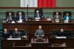 Sejm przyjął program SAFE. Nowy fundusz dozbroi Polskę