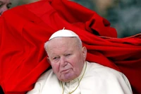 Rozsiewał wyssane z palca historie o papieżu. Był jednym z najpotężniejszych ludzi w Watykanie