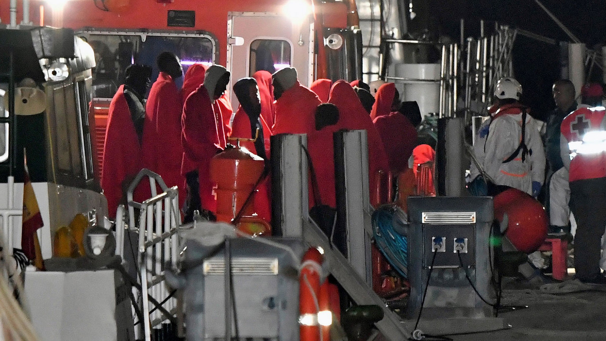 Rekordowa liczba nielegalnych migrantów – 6623 - dotarła do Hiszpanii drogą morską od stycznia do końca kwietnia br. - wynika z danych opublikowanych we wtorek przez hiszpański resort spraw wewnętrznych. Najwięcej było ich w styczniu - 4104.