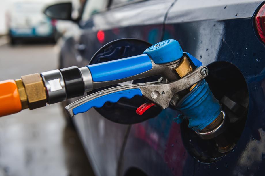 Analitycy spodziewają się wzrostów cen paliw.  Wysokie ceny ropy negatywnie oddziałują na gospodarkę światową. Dodatkowo napędzają inflację i utrudniają popandemiczne odbicie