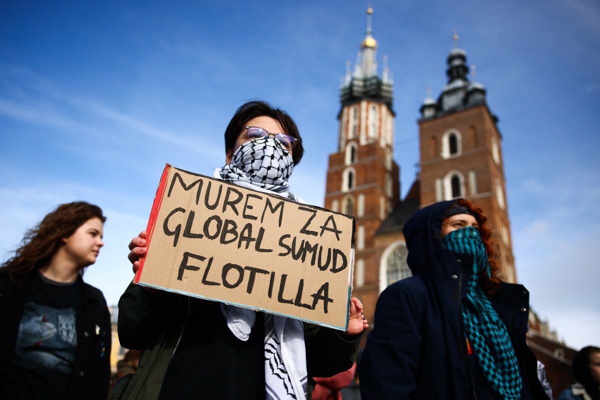 Polacy z flotylli humanitarnej wolni. Radosław Sikorski dziękuje służbom