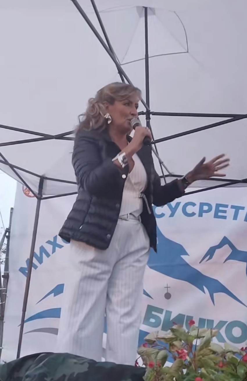 Sneki na nastupu šokirala