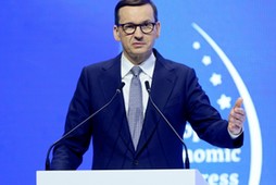 Katowice, 25.04.2022. Premier Mateusz Morawiecki podczas inauguracji XIV Europejskiego Kongresu Gospodarczego, 25 bm. w Międzynarodowym Centrum Kongresowym w Katowicach. To 14. edycja największej imprezy biznesowej Europy Środkowo-Wschodniej.