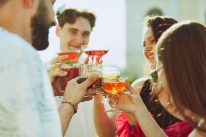 Ennyi alkohol már visszafordíthatatlanul károsítja a májat - kevesebb, mint gondolná