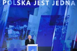 Konwencja PiS: Partia Jarosława Kaczyńskiego znowu rozdaje karty