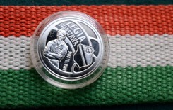 Ekstraklasa: Legia ma swoje 5 zł. Narodowy Bank Polski wyemitował okolicznościową monetę na 100-lecie klubu