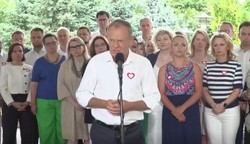 Tusk: Zorganizujemy marsz Miliona Serc w Warszawie