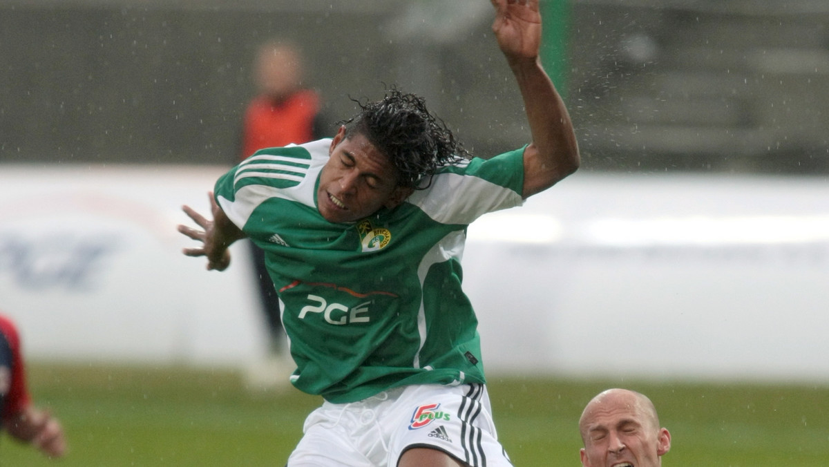 Jak informuje "Sport", Carlo Costly ma zamiar wrócić do gry w GKS Bełchatów. Piłkarz podobno już skontaktował się z klubem i zapowiedział, że w Polsce pojawi się po zakończeniu turnieju o Złoty Puchar CONCACAF.