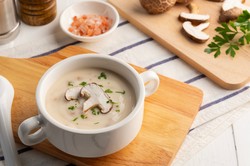 Pyszny obiad na wtorek. Podajemy przepis, Ty gotujesz. Pieczarkowa z pulpetami