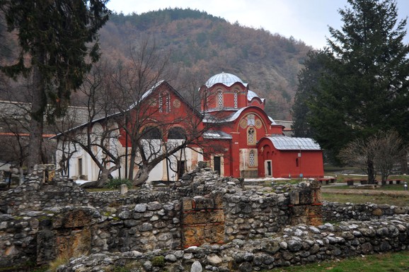 U PORTI POKAZIVALI DVOGLAVOG ORLA Muzej u Peći predstavlja Pećku patrijaršiju kao "predromaničku i vizantijsku crkvu"