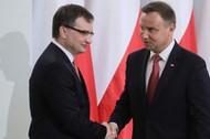 Prezydent Andrzej Duda oraz minister sprawiedliwości, prokurator generalny Zbigniew Ziobro po uroczystości w Pałacu Prezydenckim w Warszawie