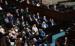 Poczta Polska dostanie rekompensatę za wybory, których nie było. 'Kradniecie pieniądze'