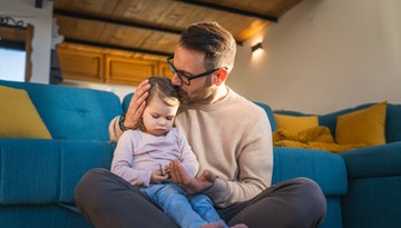 Czy można zmusić ojca do kontaktu z dzieckiem? Zobacz, co mówi prawo – możesz się zdziwić