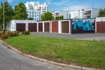 Ma być łatwiej postawić garaż i parking. Rząd zmienił ważne przepisy