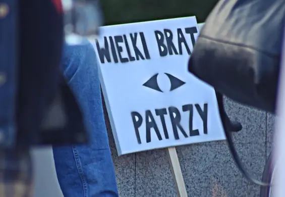 "Komentarze w sieci mogą posłużyć do tego, żeby nas zniszczyć". Dlaczego młodzi protestują przeciwko ustawie antyterrorystycznej?