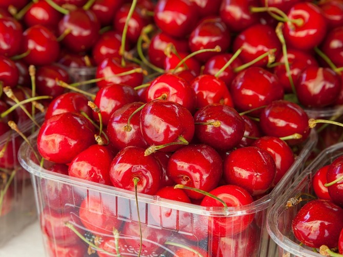 Evo kako da pravilno operete trešnje od pesticida i otrova