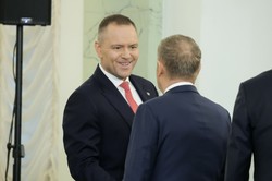 Rzecznik Lewicy o RBN z udziałem prezydenta. "Ani Kaczyński, ani Duda nie robili takich kabaretów"