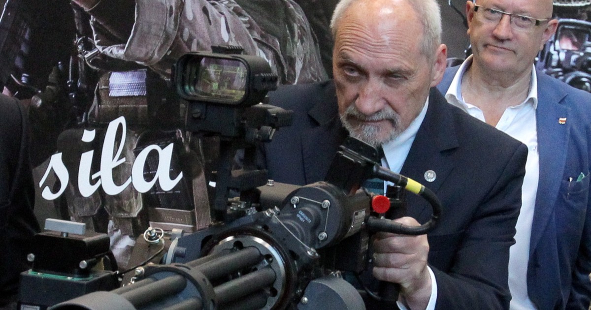„Polska to jedyne państwo na świecie, które jest bezpieczniejsze bez broni atomowej niż z nią” [OPINIA]