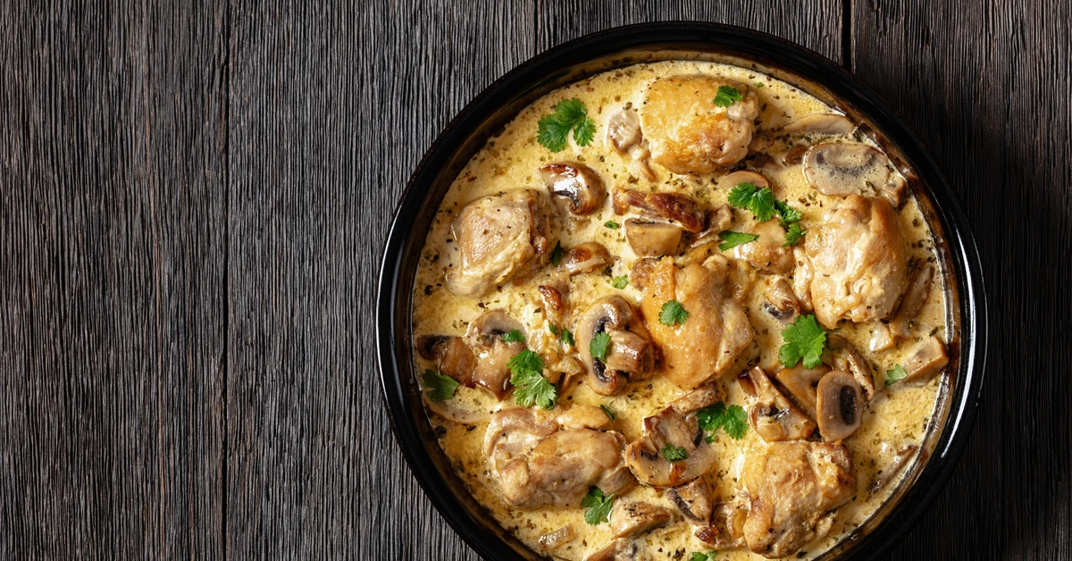 Pyszny obiad na wtorek. Podajemy przepis, Ty gotujesz. Potrawka z groszkiem i pieczarkami