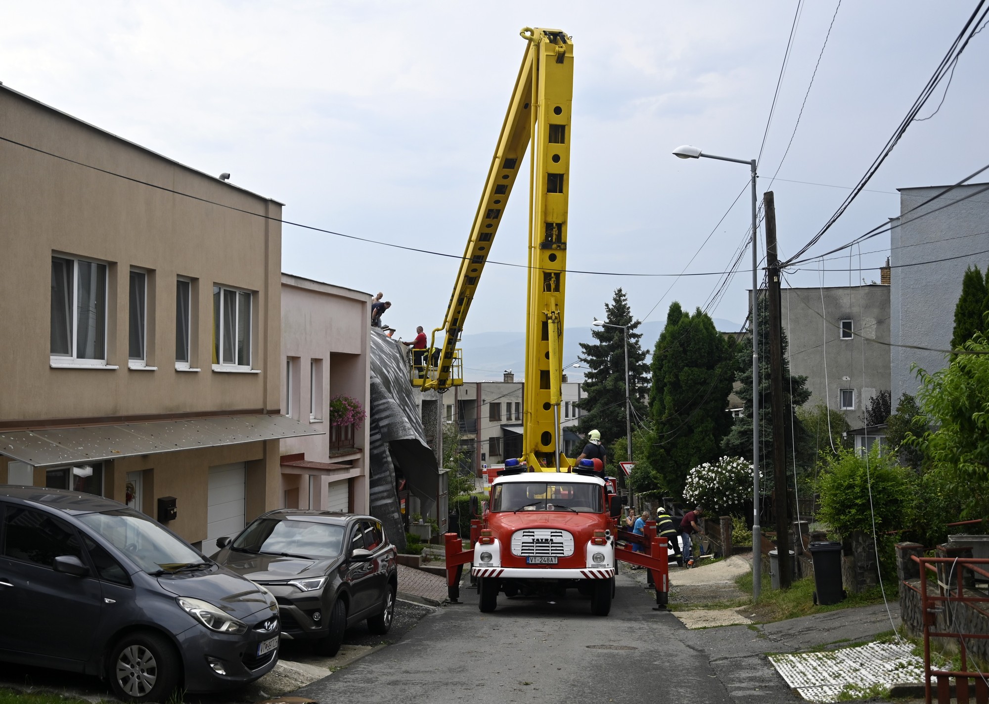 Veterná smršť vyčíňala vo Vranove nad Topľou.