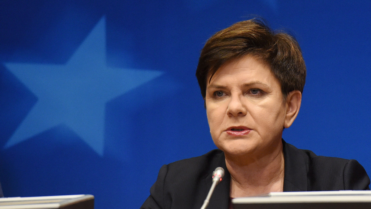 Premier Beata Szydło podniosła na szczycie UE sprawę propozycji KE dot. rynku energii protestując przeciw zapisom wykluczającym węgiel z rynku mocy. We wnioskach ze szczytu podkreślono, że Polska ma możliwość dowolnego kształtowania miksu energetycznego.