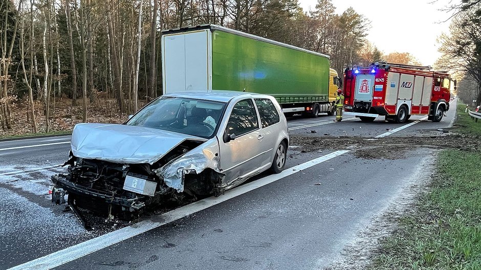 Zderzenie dwóch samochodów. Sprawca uciekł