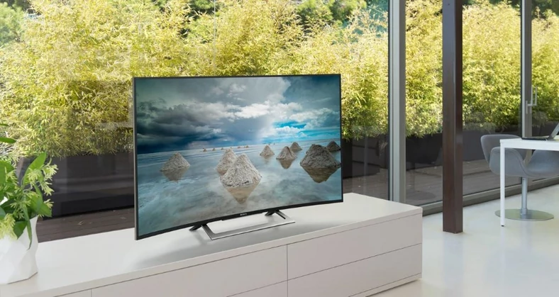 Teraz Sony ma wreszcie telewizory 4K, które mogą konkurować z urządzeniami innych producentów, na zdjęciu model z seri SD80